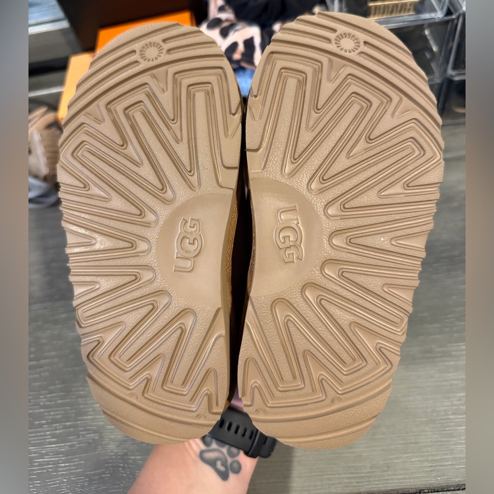 UGG Chestnut Tasman Slip on Shoe Size 12 Toddler - Picture 3 of 6